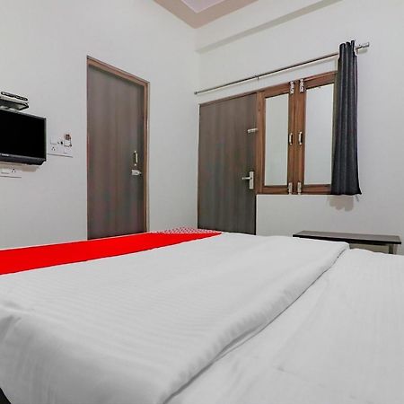 Rajlakshmi Guest House Mathura Buitenkant foto