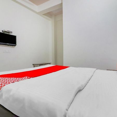 Rajlakshmi Guest House Mathura Buitenkant foto