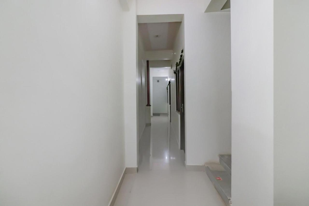 Rajlakshmi Guest House Mathura Buitenkant foto