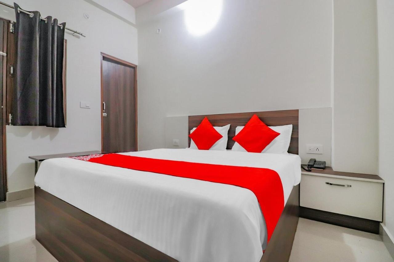 Rajlakshmi Guest House Mathura Buitenkant foto