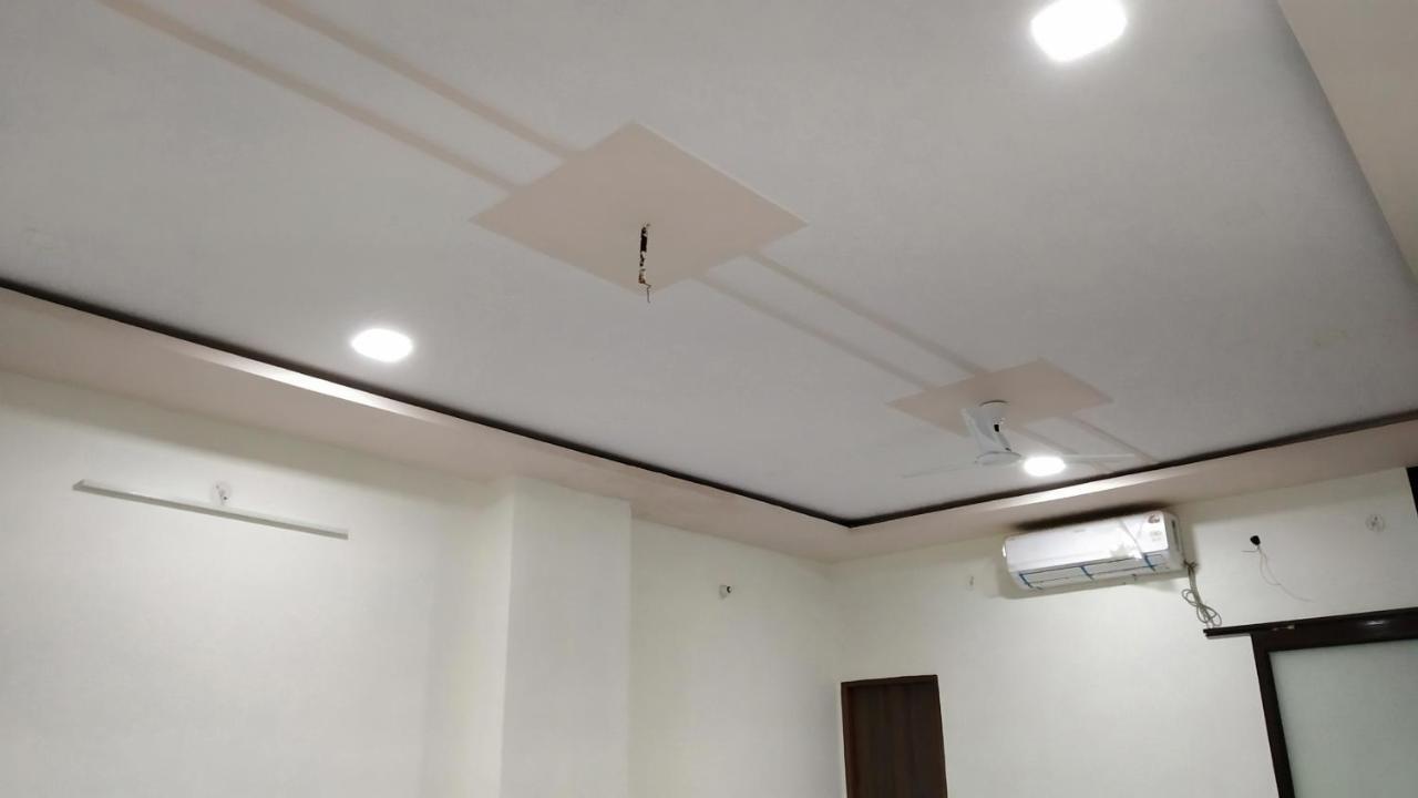 Rajlakshmi Guest House Mathura Buitenkant foto
