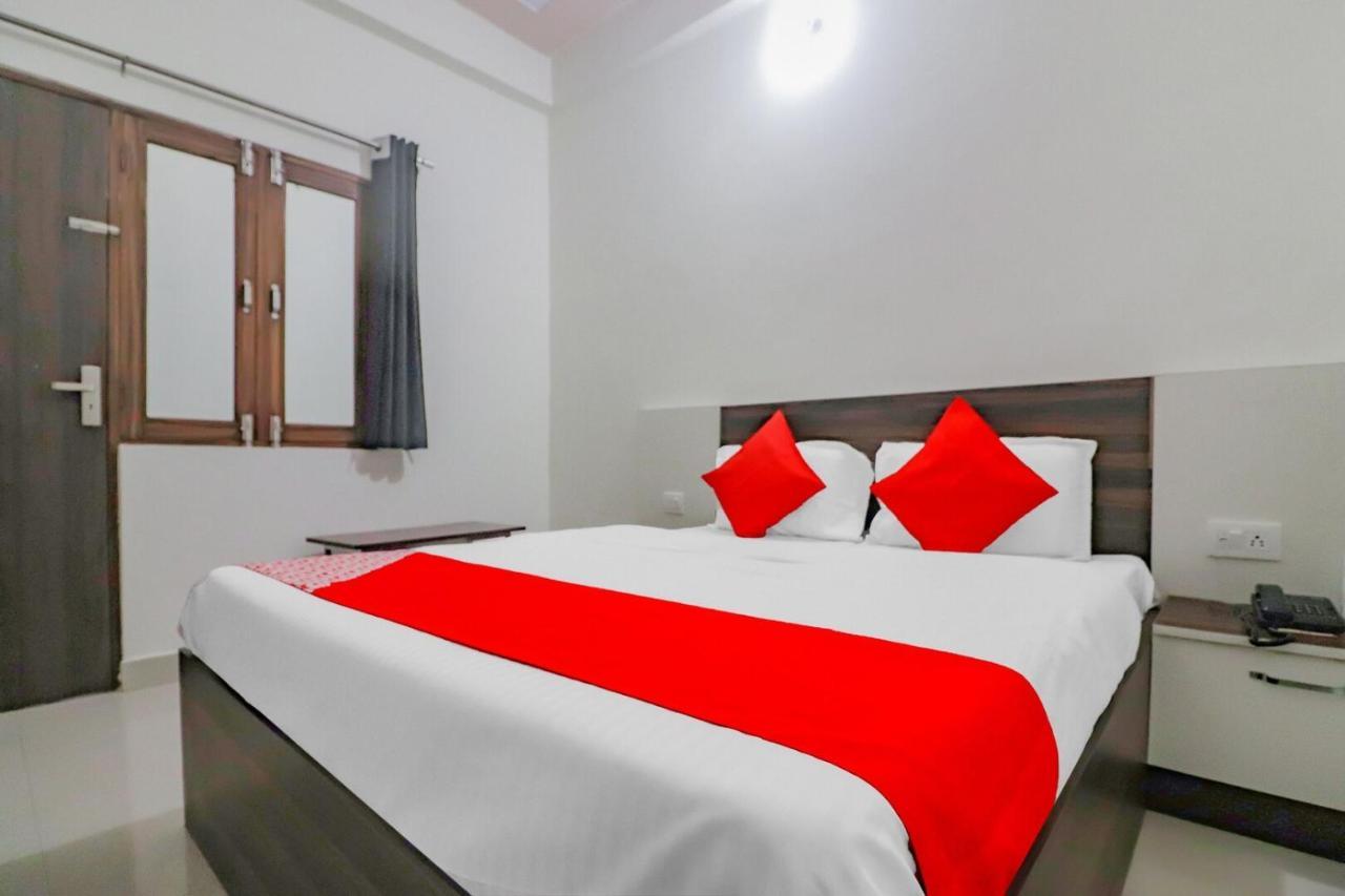 Rajlakshmi Guest House Mathura Buitenkant foto